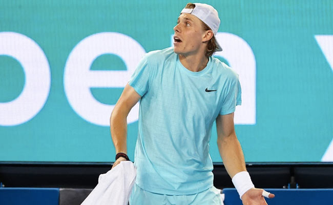 Australian Open: टॉयलेट ब्रेक नहीं मिला तो अंपायर पर भड़क गया टेनिस खिलाड़ी..देखें मजेदार Video