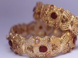 Adorn Your Wrists With These Sparkly Bangles That Are Must-Haves Adorn Your Wrists With These Sparkly Bangles That Are Must-Haves