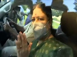 राजनीति छोड़ रही हूं : तमिलनाडु चुनाव से पहले वीके शशिकला का ऐलान राजनीति छोड़ रही हूं : तमिलनाडु चुनाव से पहले वीके शशिकला का ऐलान