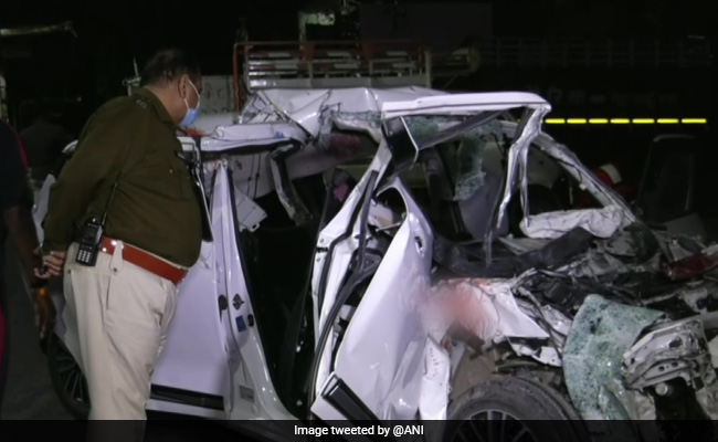 6 Killed After Speeding Car Hits Tanker In Indore