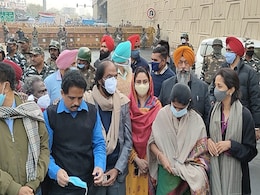 स्पीकर को 10 विपक्षी दलों के सांसदों ने लिखा पत्र, बोले, गाज़ीपुर बॉर्डर पर भारत-पाक सीमा जैसी स्थिति स्पीकर को 10 विपक्षी दलों के सांसदों ने लिखा पत्र, बोले, गाज़ीपुर बॉर्डर पर भारत-पाक सीमा जैसी स्थिति