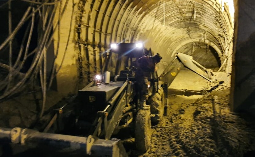 उत्तरकाशी में निर्माणाधीन टनल का हिस्सा टूटा, कई मजदूरों के फंसे होने की आशंका