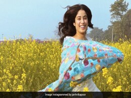 Janhvi Kapoor Gives Off Major <I>DDLJ</i> Vibes In <I>Sarson Ka Khet</i> Pics. Can You Hear The Mandolin? Janhvi Kapoor Gives Off Major <I>DDLJ</i> Vibes In <I>Sarson Ka Khet</i> Pics. Can You Hear The Mandolin?