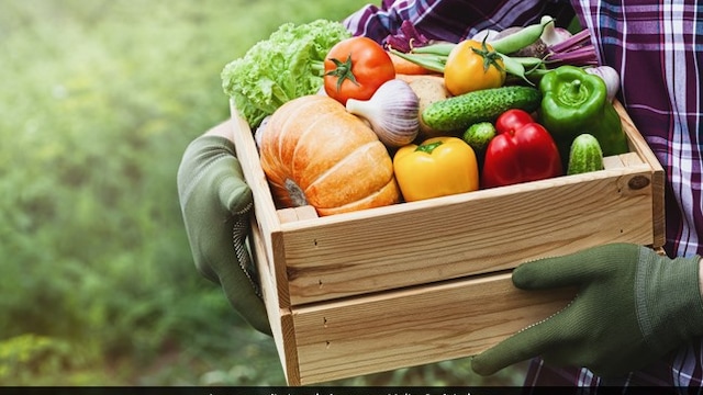Eating seasonal food is cheaper