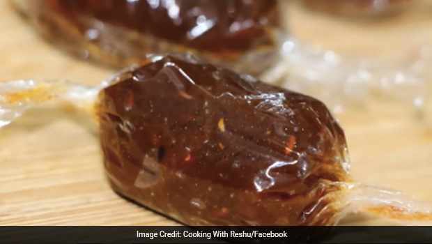 Watch: How To Make <i>Imly Ki Khatti Meethi</i> Candy - A Healthy Toffee For Your Kids