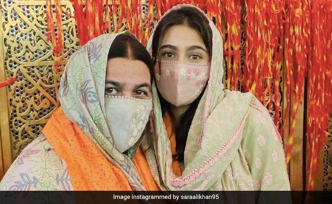 Sara Ali Khan And Mom Amrita Singh, Twinning In Green, Visit Ajmer Sharif Dargah