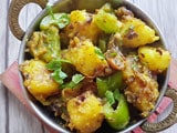 How To Make Shimla Mirch Aur Aloo | Easy Shimla Mirch Aur Aloo Recipe Video