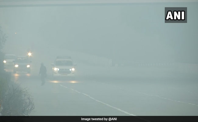 उत्तर प्रदेश को सर्दी से मिली राहत, तो बदलते मौसम से दिल्ली की 'हवा' खराब