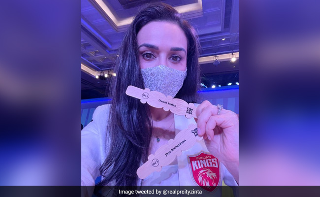 IPL Auction 2021: आईपीएल ऑक्शन को लेकर Preity Zinta ने किया ट्वीट, बोलीं- लाइट्स, कैमरा, नीलामी...