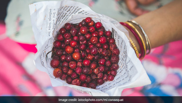 Enjoy Season-Special Ber Ki Khatti Meethi Chutney (Jujube Chutney) - Easy Recipe Inside