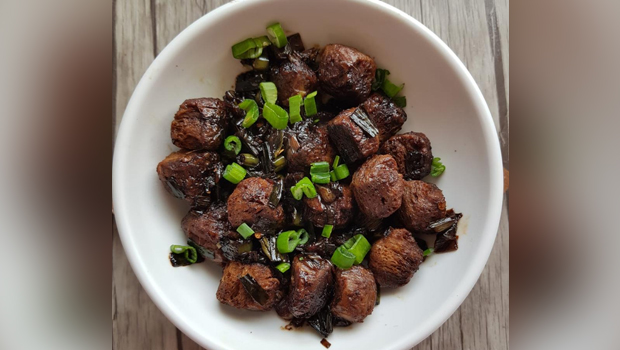 High Protein Diet: This Hot-And-Spicy Chilli Soya Nuggets Spell Indulgence - Recipe Video Inside