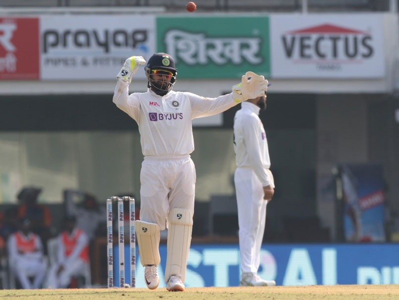 India vs England, 1st Test: Rishabh Pant's Amusing Antics Behind The Stumps Leave Fans In Splits. Watch