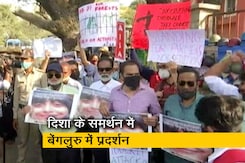 दिशा रवि के समर्थन में बेंगलुरु की सड़क पर उतरे लेखक-इतिहासकार, राम चंद्र गुहा भी शामिल दिशा रवि के समर्थन में बेंगलुरु की सड़क पर उतरे लेखक-इतिहासकार, राम चंद्र गुहा भी शामिल