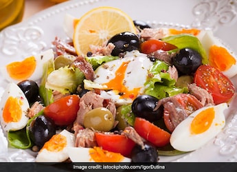 High Protein Diet: This Chicken And Cheese Salad Is The Easiest Way To Beat Those Chicken Cravings High Protein Diet: This Chicken And Cheese Salad Is The Easiest Way To Beat Those Chicken Cravings