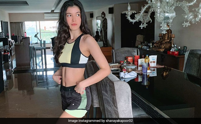 What Shanaya Posted About Mom Maheep Kapoor And Seema Khan's <I>Gup-Shup</i>