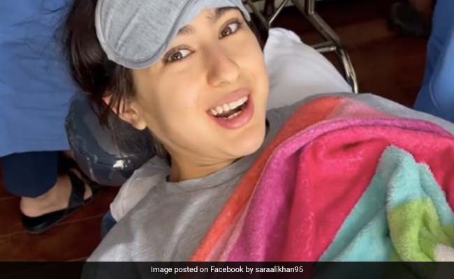 Sara Ali Khan Is Back With "<i>Namaste Darshako</i>" Series. This Time With A Visit To Her Dentist