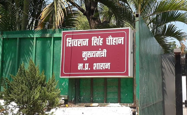 मध्यप्रदेश : गैस पीड़ित विधवाओं की पेंशन के लिए हजार रुपये नहीं, मंत्रियों के बंगले सजाने में खर्च हुए करोड़ों