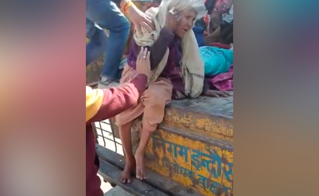 इंदौर: बेसहारा बुजुर्गों को शहर के बाहर ले जाकर छोड़ने के मामले में छह मस्टर कर्मी दोषी करार