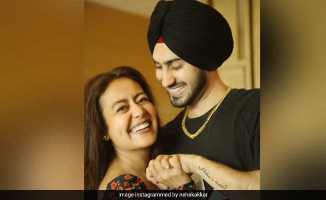 Neha Kakkar ने वैलेंटाइन डे पर रोहनप्रीत सिंह से पूछा- इतना प्यार, तो पति से मिला ये जवाब...