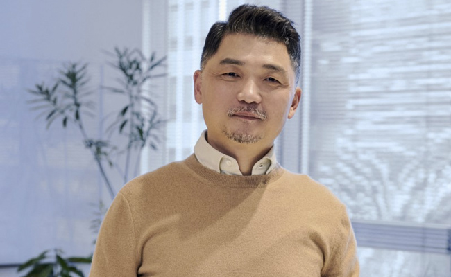 Self-Made South Korean Billionaires Promise To Give Half Away