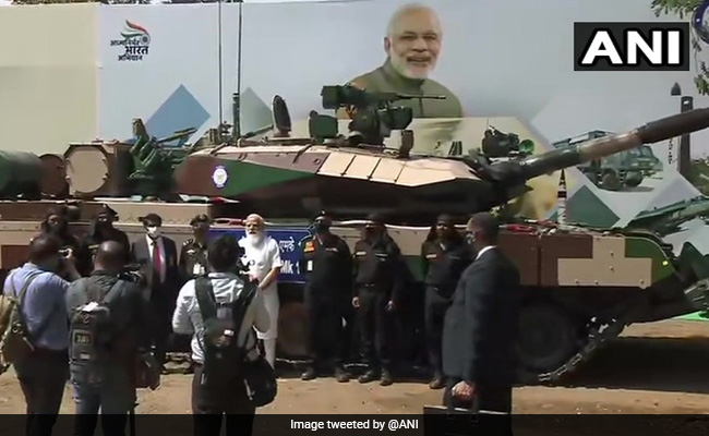 PM नरेंद्र मोदी ने स्वदेशी अर्जुन मेन बैटल टैंक (एमके-1ए) सेना को सौंपा
