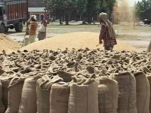 Rs 16.5 Lakh Crore Agricultural Credit Target This Year: Finance Minister