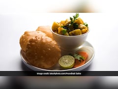 Kid's Lunchbox Recipe: बच्चे के लिए बनाएं टेस्टी सूजी-आलू की पूरी, चट कर जाएंगे पूरा टिफिन Recipe