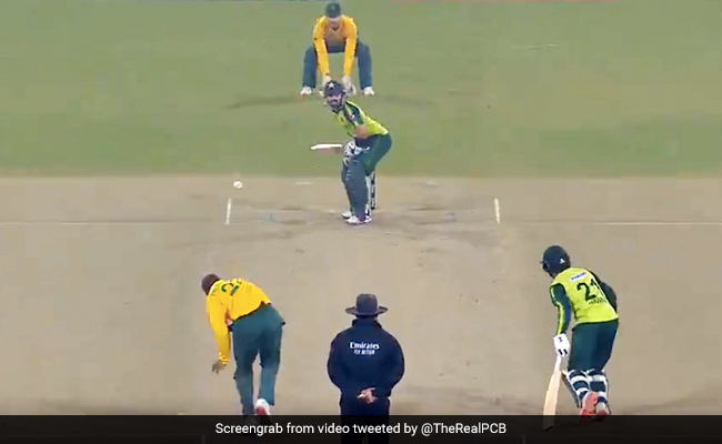 Pak vs SA: एक मिनट के Video में देखें मोहम्मद रिज़वान का तूफान, 63 गेंद में जड़ा सैकड़ा, छक्के से पूरा किया शतक