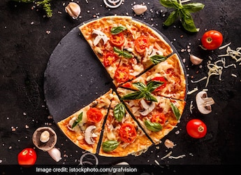 Pizza Puff, Pizza Bites And More - 5 Innovative Pizza-Style Snacks That You Can Make Within 30 Minutes Pizza Puff, Pizza Bites And More - 5 Innovative Pizza-Style Snacks That You Can Make Within 30 Minutes