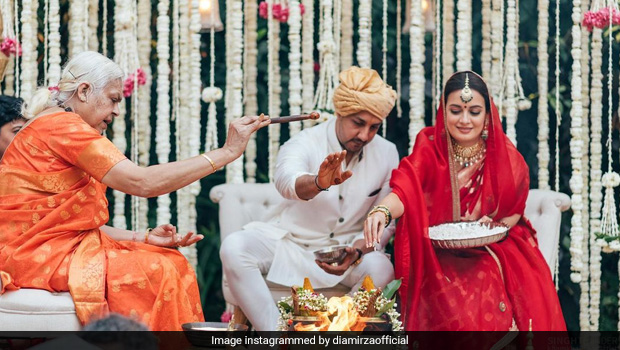 Dia Mirza Ties Knot With Vaibhav Rekhi; Meets Media With A Box Full Of Sweets