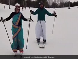 Viral Video: साड़ी और धोती पहनकर कपल ने डांस करते हुए लिया skiing का मज़ा, देखकर हैरान हो रहे लोग Viral Video: साड़ी और धोती पहनकर कपल ने डांस करते हुए लिया skiing का मज़ा, देखकर हैरान हो रहे लोग