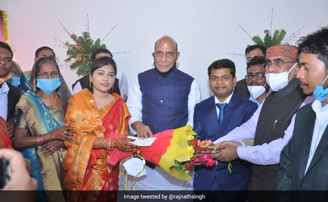 Rajnath Singh Attends Wedding Of Doctor Whose Education He Had Financed