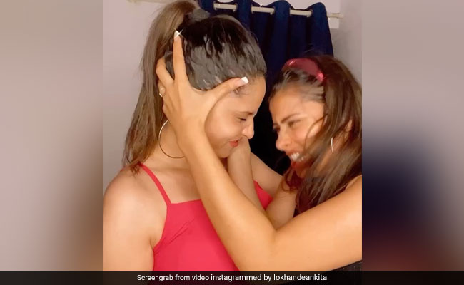 Ankita Lokhande का हो गया दोस्त से झगड़ा, पकड़ ली गर्दन, बोलीं- हिंदी में एक गाली सुना दी तो... देखें Video