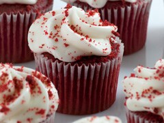Valentine's Day 2021: 7 Red Velvet Recipes To Celebrate With Your Loved Ones Valentine's Day 2021: 7 Red Velvet Recipes To Celebrate With Your Loved Ones