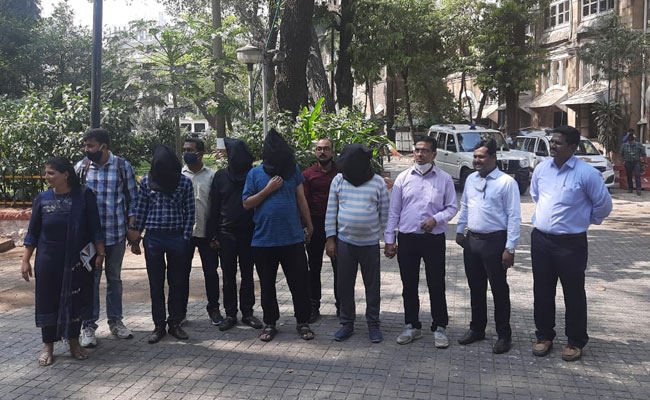 'सेक्‍स चैट' के नाम पर 'ठगने' वाले गैंग का पर्दाफाश, फेसबुक पर दोस्‍ती के बहाने बढ़ाते थे मेलजोल, बाद में करते थे ब्‍लैकमेलिंग