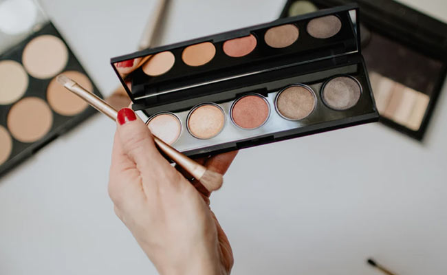 Spruce Up Your Makeup Game With These Must-Have Eyeshadow Palettes