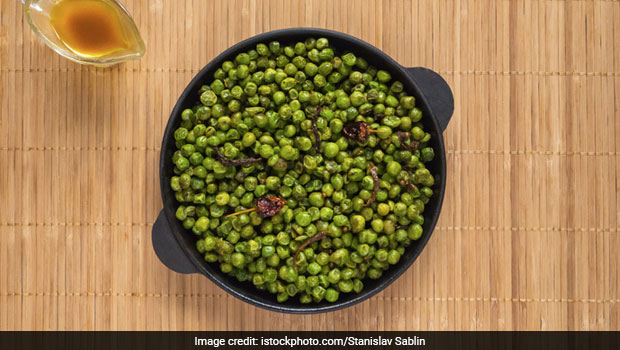 Vatana Nu Shaak: A Simple Gujarati Matar Curry That Is Worth A Try (Recipe Inside)