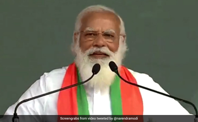 PM Modi Greets Union Minister Sadananda Gowda On His Birthday
