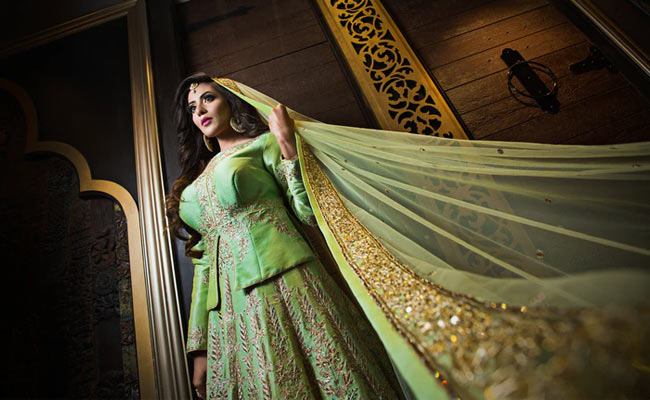 Be A Glam Queen In These Gorgeous Ethnic Gowns For Women