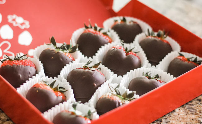 Valentine's Day 2021: 7 Delectable Gift Picks For Food Lovers