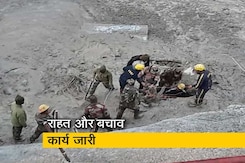 उत्तराखंड बाढ़ : टनल में फंसे मजदूरों को निकालने की कोशिशें जारी उत्तराखंड बाढ़ : टनल में फंसे मजदूरों को निकालने की कोशिशें जारी