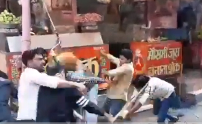 एक पत्ता चाट की कीमत तुम क्या जानो रमेश बाबू? बागपत में 8 लोग ऐसे ही थोड़े ना गिरफ्तार हो गए