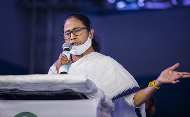 Mamata Banerjee Loves <i>Samosa</i> And Cutlet In Meetings, Says Prashant Kishor