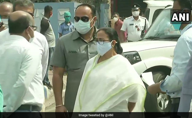 बम हमले में घायल मंत्री पर था 'पॉलिटिकल प्रेशर', बोलीं ममता बनर्जी- पंजाब CM हत्याकांड से की तुलना