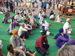 गाजीपुर बॉर्डर पर आंदोलनकारी किसानों की तादाद बढ़ाने के लिए बैठक, बनाया गया 'खुफिया प्लान' गाजीपुर बॉर्डर पर आंदोलनकारी किसानों की तादाद बढ़ाने के लिए बैठक, बनाया गया 'खुफिया प्लान'