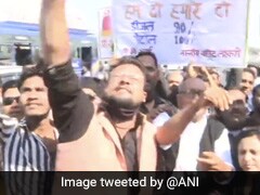 MP: पेट्रोल-डीजल की कीमतों में वृद्धि के खिलाफ कांग्रेस का हाफ डे बंद, पूर्व मंत्री समेत कई हिरासत में