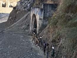 उत्तराखंड आपदा में 5 पुल ध्वस्त, संपर्क टूटने वाले गांवों में गिराए जा रहे फूड पैकेट उत्तराखंड आपदा में 5 पुल ध्वस्त, संपर्क टूटने वाले गांवों में गिराए जा रहे फूड पैकेट