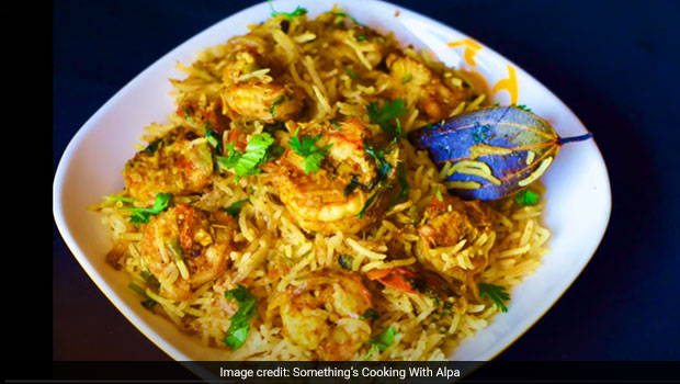 Watch: How To Make Spicy Prawns Masala Rice (Jhinga Pulao) At Home