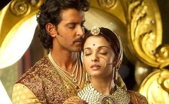 Jodha Akbar को पूरे हुए 13 साल, ऋतिक रोशन बोले- बहुत मुश्किल फिल्म थी...देखें Video