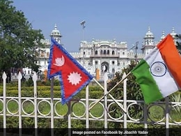 विरासत और बदलाव के बीच झूलता नेपाल विरासत और बदलाव के बीच झूलता नेपाल